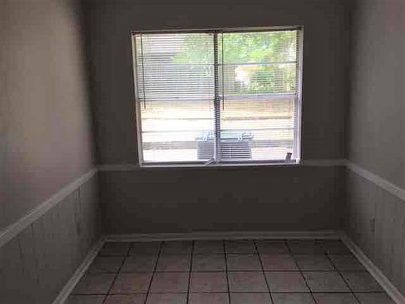 5th image of 3211 Morningview Dr