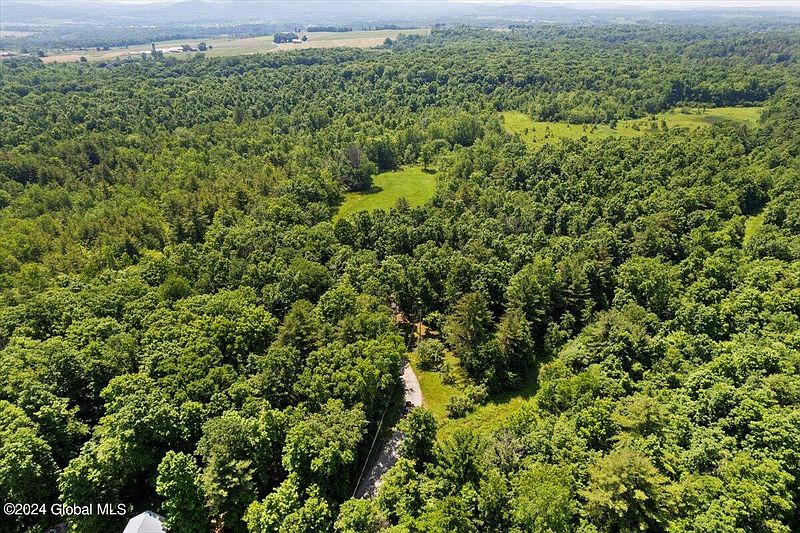 2nd image of 1486 Baldwin Corners Road