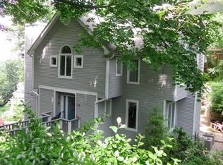 38 Park Way, Sea Cliff, NY 11579