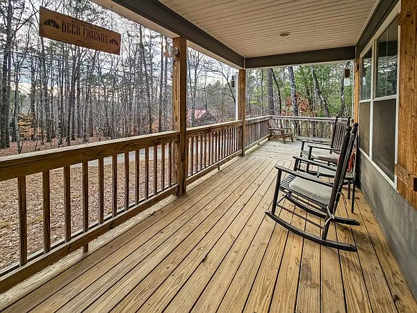 3 bed, 1200 sqft, $2,400 — Photo 2