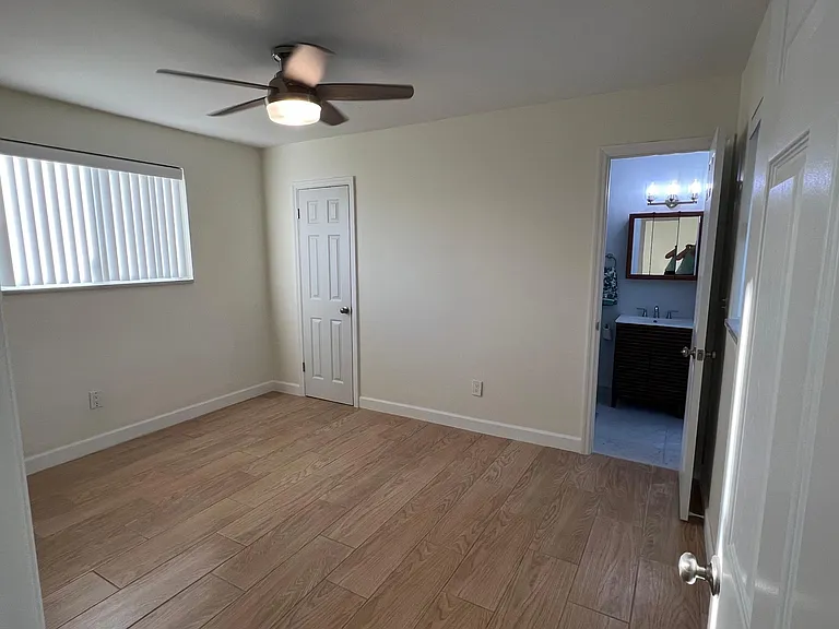 7781 Sheridan St — Photo 26