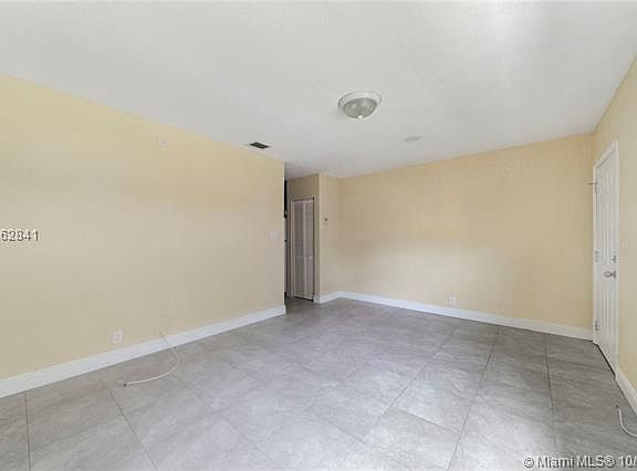 Newly renovated attractive 1/1 for lease.