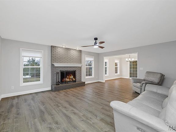 4th image of 4575 Holt Rd