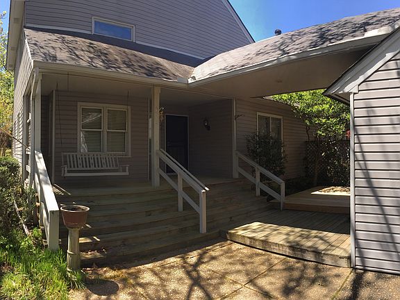 2nd image of 5201 Fairway Ave APT 3
