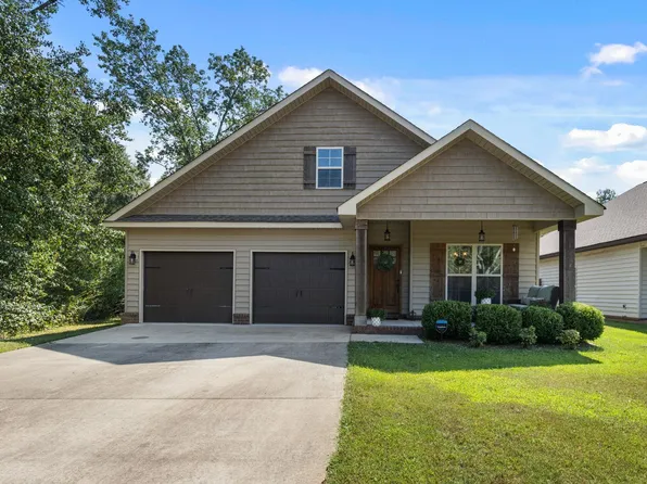 320 Cambridge Dr, Florence, AL 35633