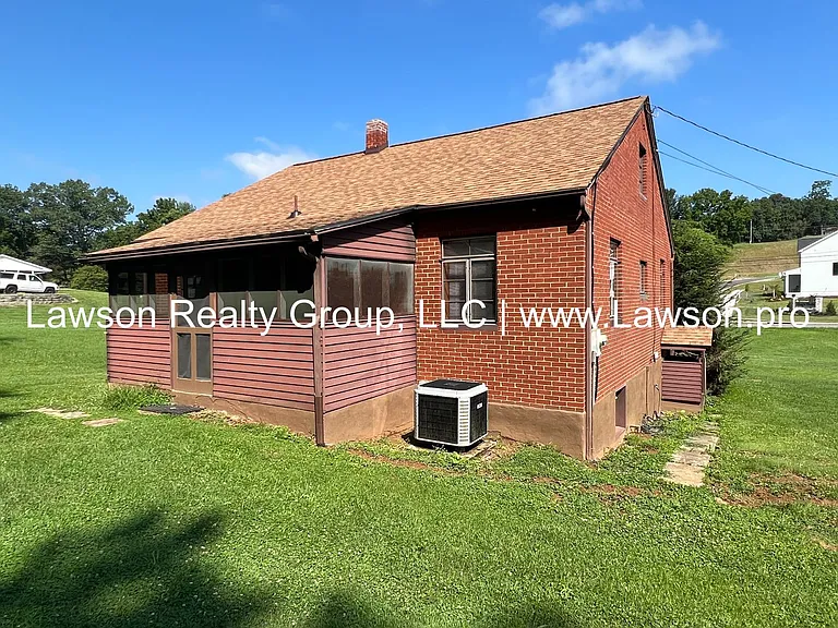 3119 King St NE — Photo 38