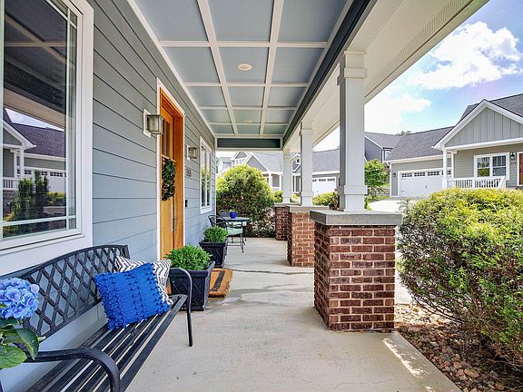 2nd image of 388 Princeton Gdn