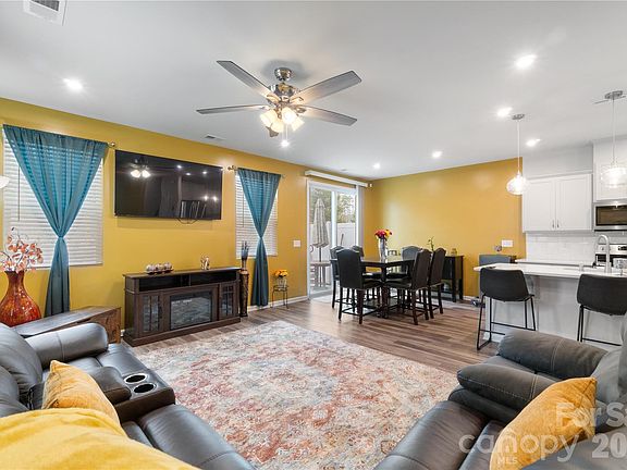 4th image of 8032 Overmeadow Ln