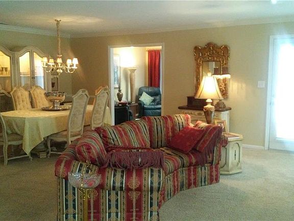 3rd image of 841 Royal Grove Ct