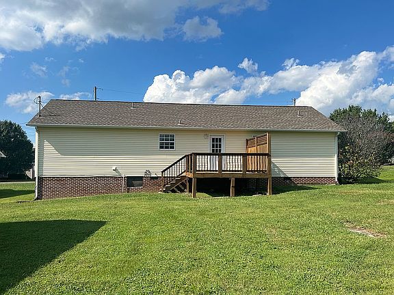 2nd image of 104 Jamie Ct