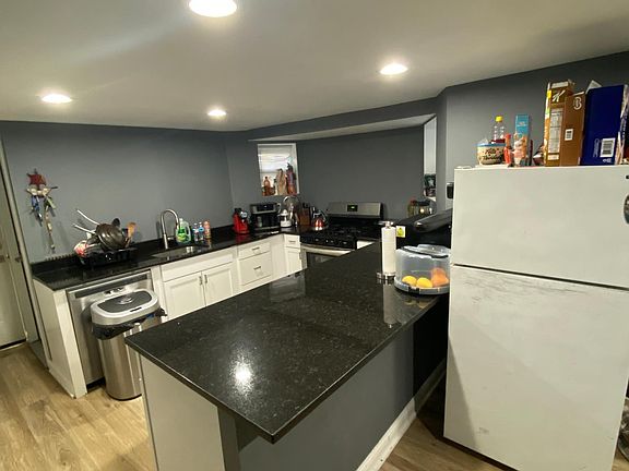 2nd image of 4857 W Henderson St #G