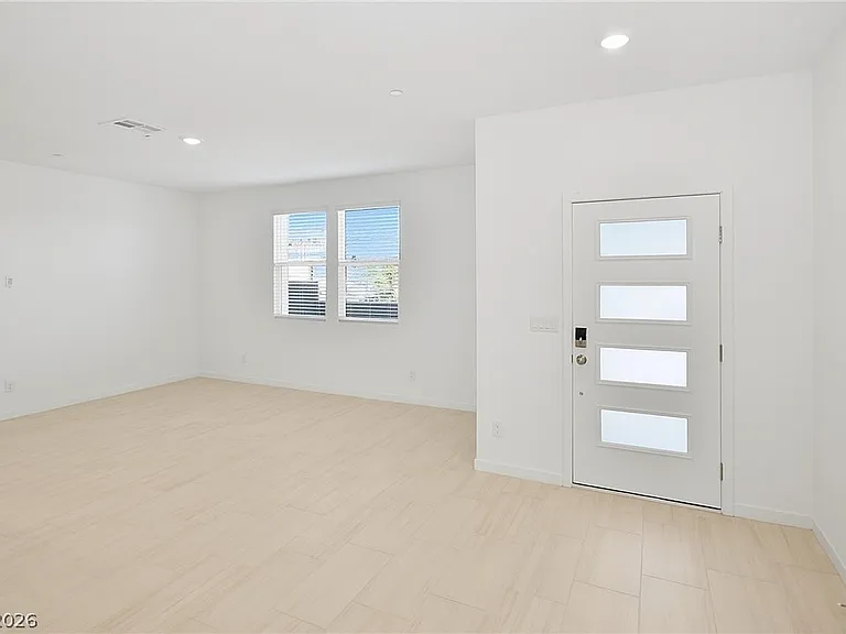 254 Walsh Peak Ave — Photo 7