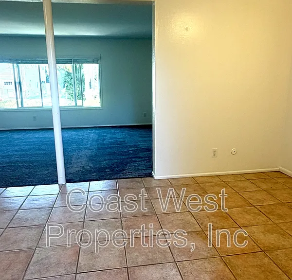 123 Jupiter St #10 — Photo 4