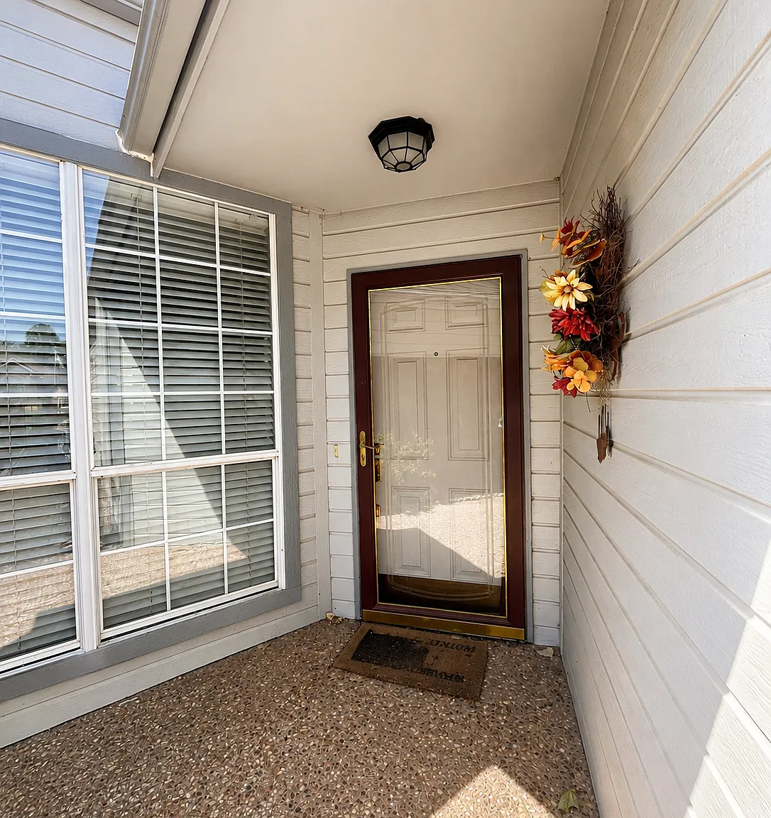 3 bed, 2194 sqft, $2,100 — Photo 1