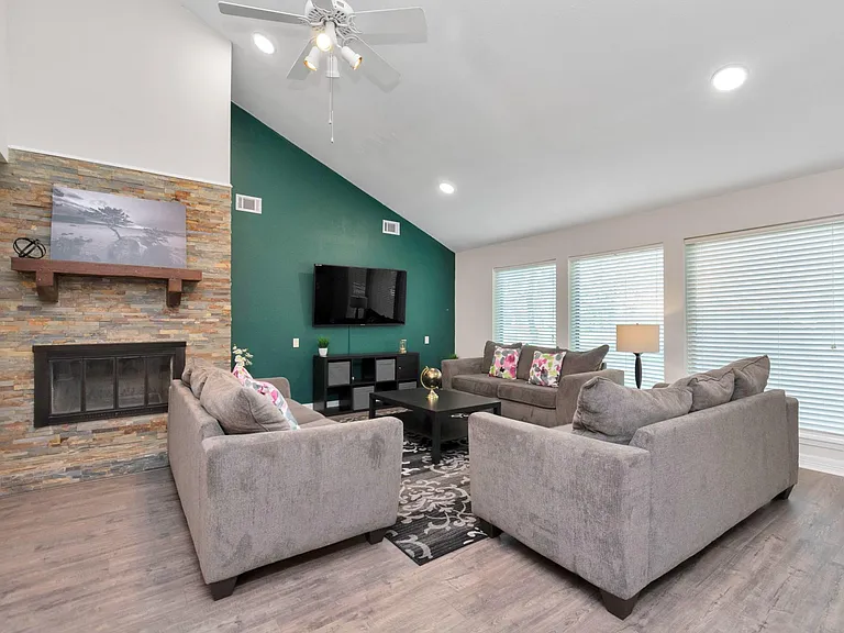 902 Golden Bear Ln — Photo 6