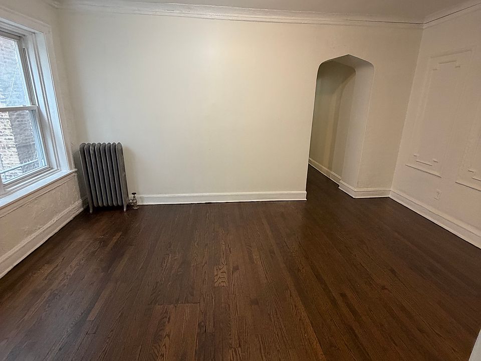 2nd image of 7946 S Ellis Ave APT 1