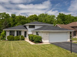 3136 Rosiclaire Ct, South Chicago Heights, IL 60411