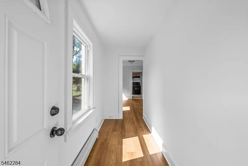 2 bed, 1.0 bath, $2,500 — Photo 3