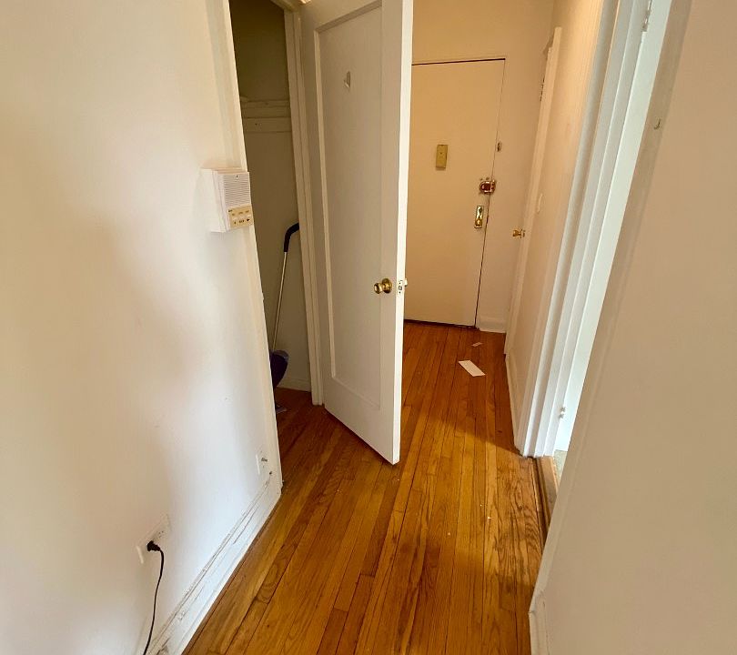 1st image of 309 Hayward Ave #3T