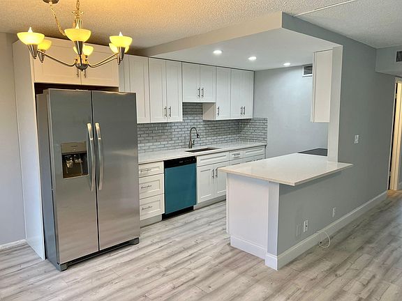 2nd image of 2055 Newport N #N
