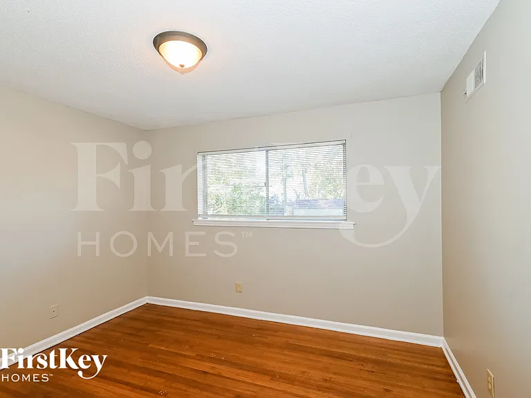 5840 Knight Arnold Rd — Photo 10