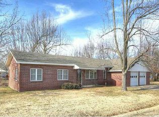 634 S Oak St, Nowata, OK 74048