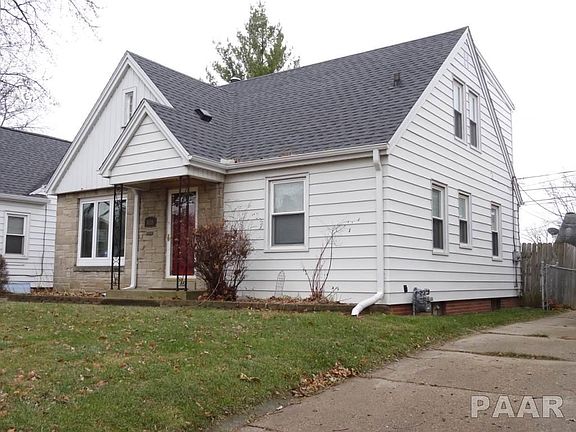 2nd image of 1018 E Fairoaks Ave