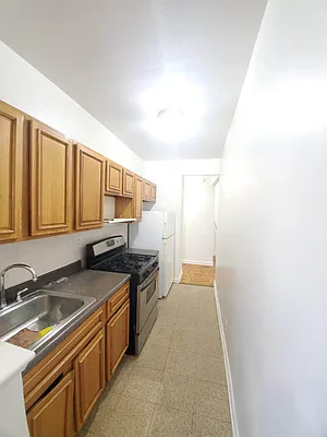 Rented by Smart NY Realty LLC | media 9