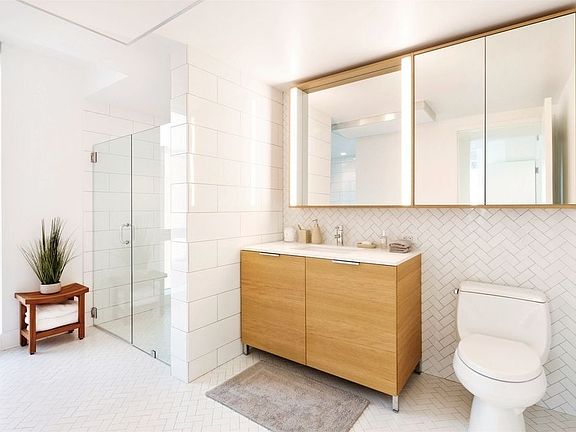 5th image of 625 W 57th St APT 756