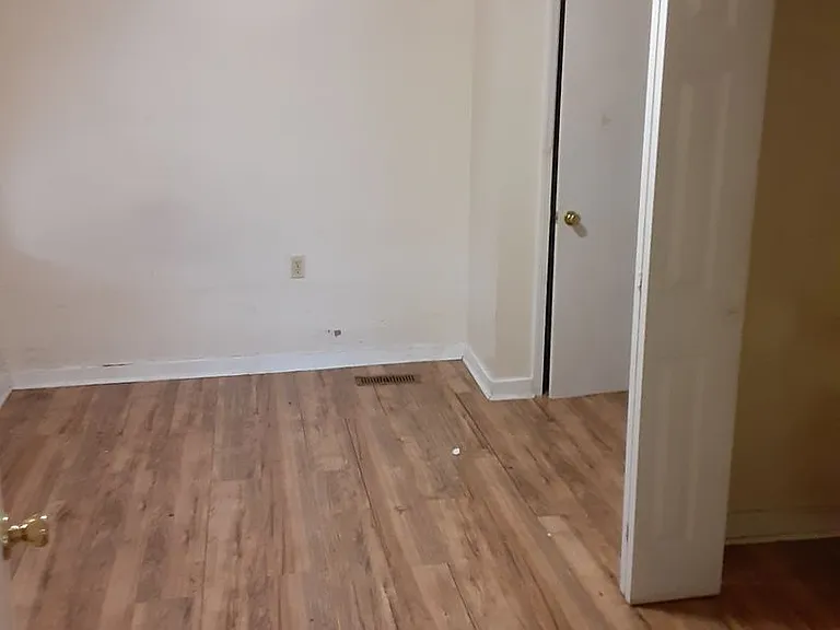 1512 Flora St — Photo 4