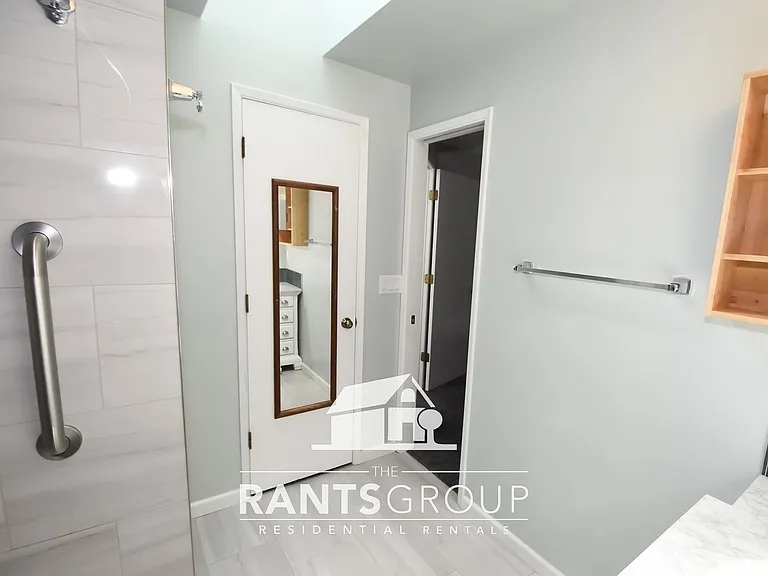 660 Malibu Dr SE — Photo 14