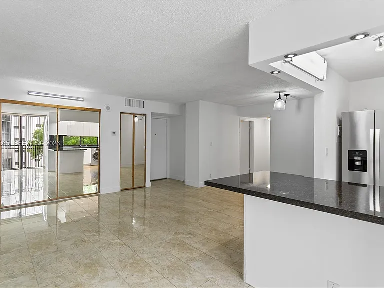 17021 N Bay Rd #429 — Photo 18