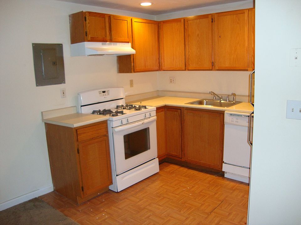 1st image of 28 Weymouth St APT 2
