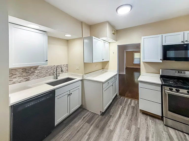 525 N Taylor Ave — Photo 12