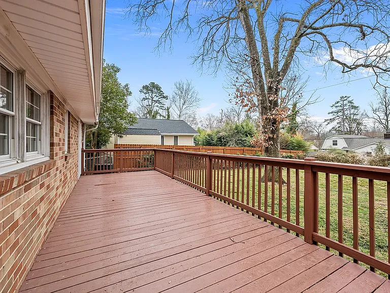 2209 Villa Dr — Photo 5