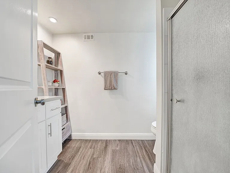 7405 Seashore Dr — Photo 15