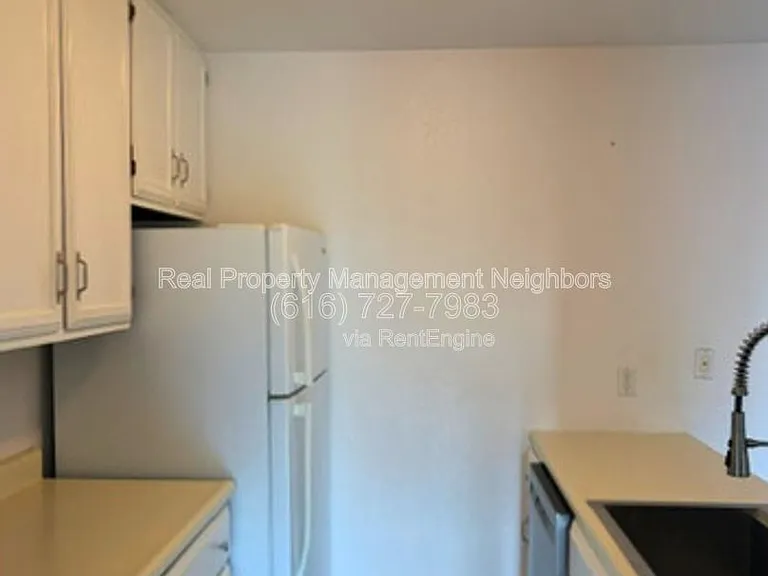 4326 Norman Dr SE — Photo 12