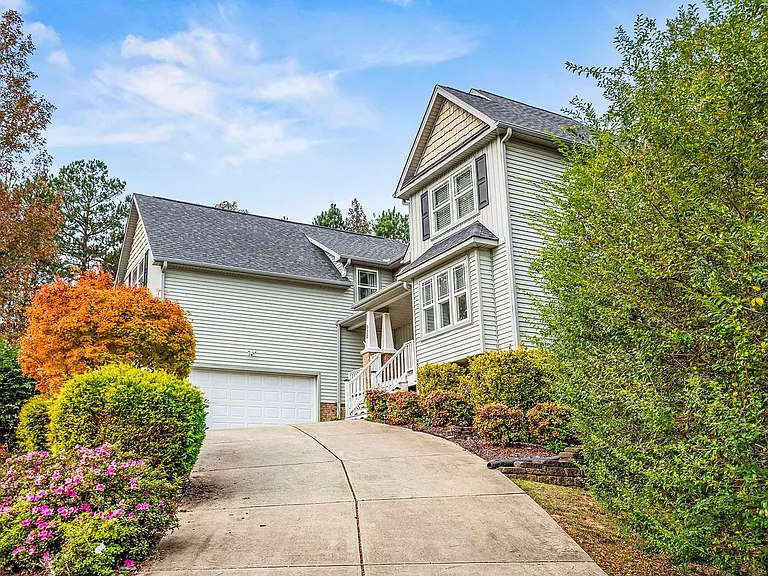 520 Ruth Cir — Photo 4