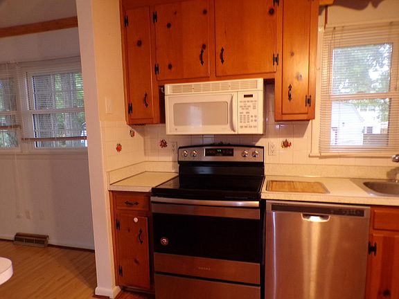 3rd image of 10 Berkeley Pl