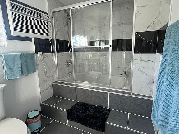 4th image of 22820 Cougar St #3