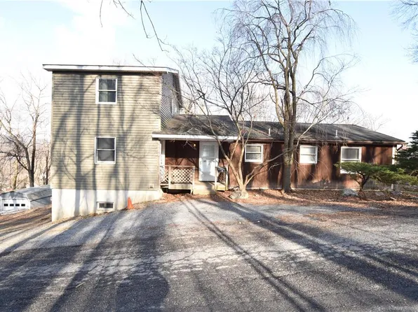 20 Dewey St, East Bangor, PA 18013