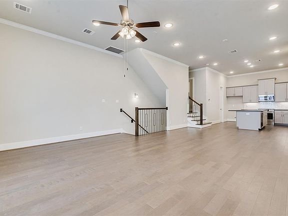 4th image of 5823 E Post Oak Ln