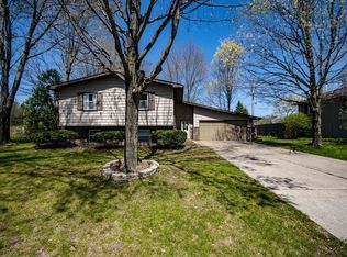 10039 Donald Ln, Granger, IN