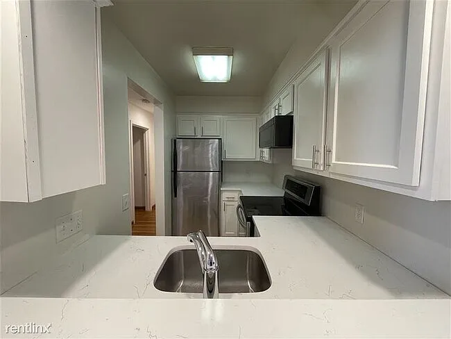 60 Gibson St #308 — Photo 7