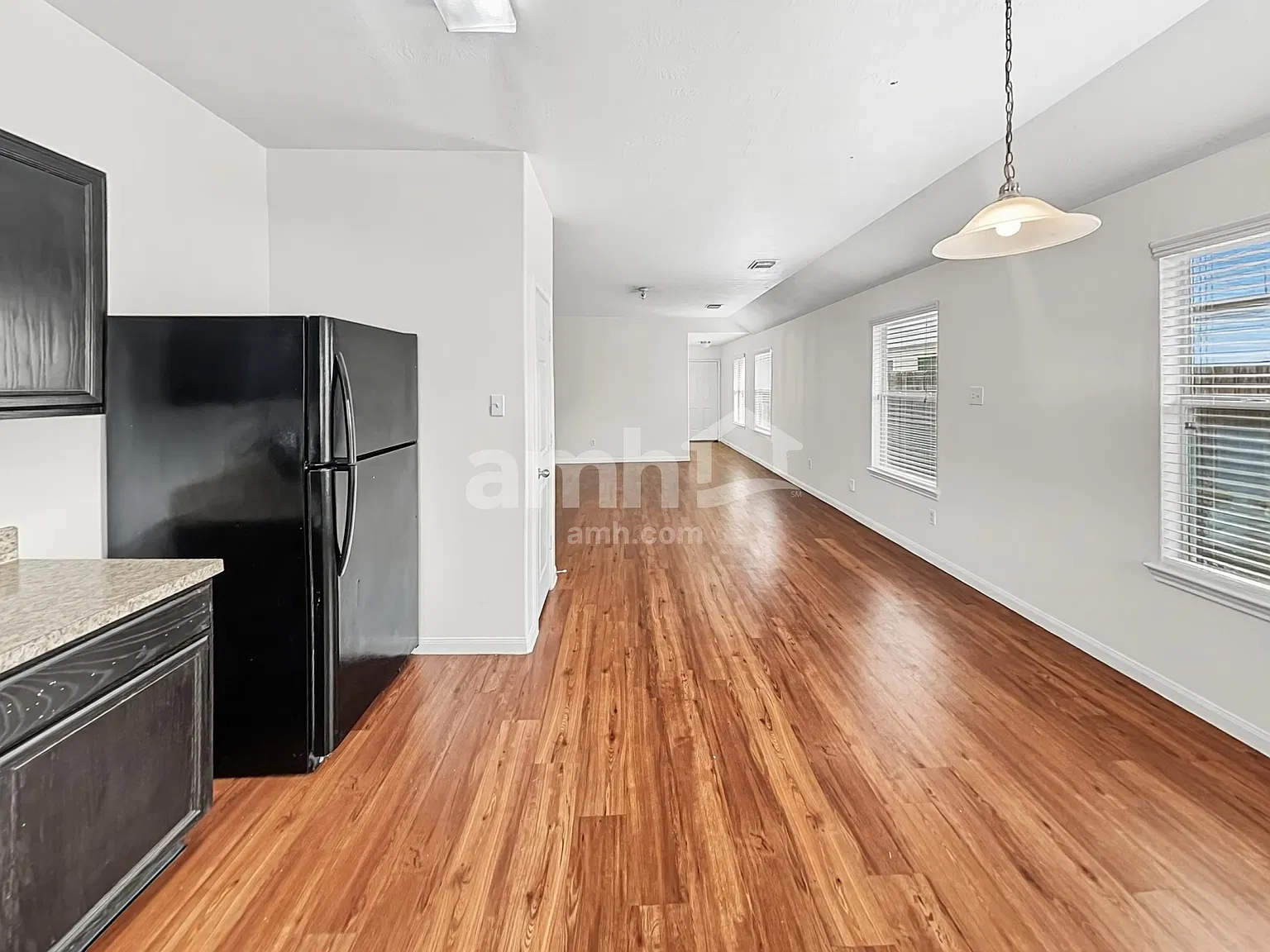 4 bed, 2.0 bath, 1433 sqft, $1,845 — Photo 4
