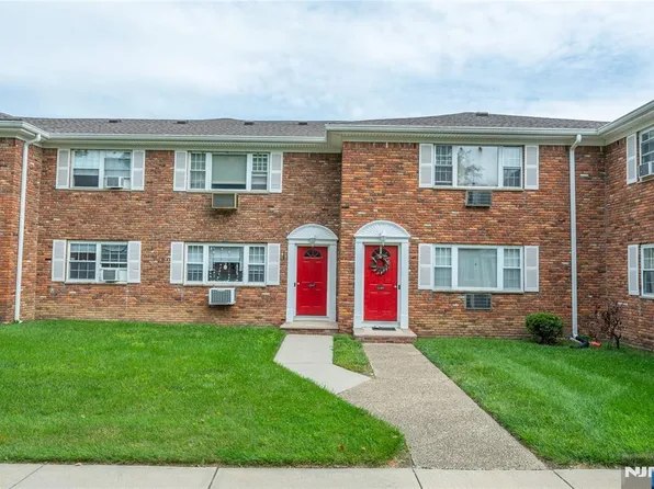 1247 Valley Rd, Wayne, NJ 07470