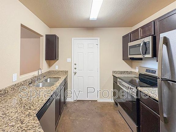 4th image of 912A Mason Dr