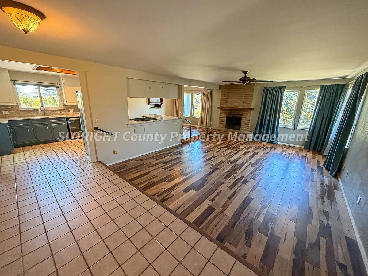 Building Photo - 691 Manzanita Dr