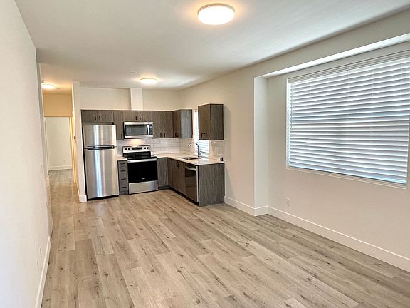 2nd image of 1550 N Buffalo St #206