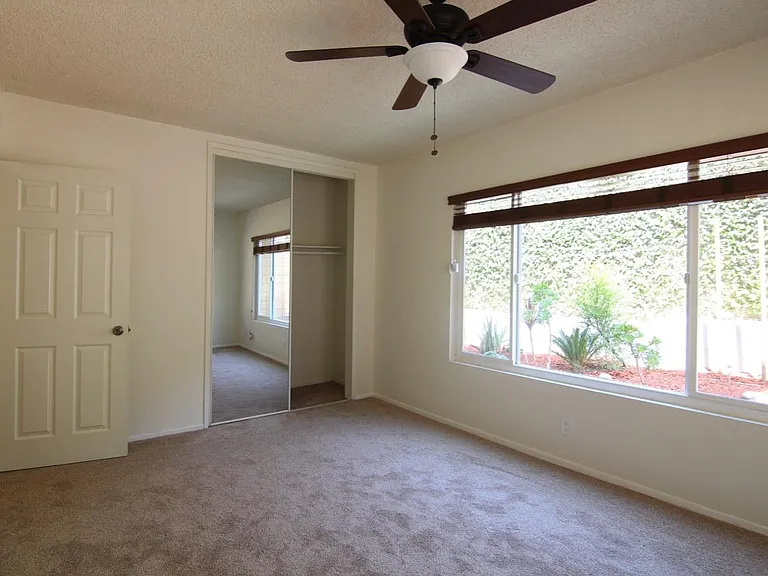 2651 E Wall St #4 — Photo 21